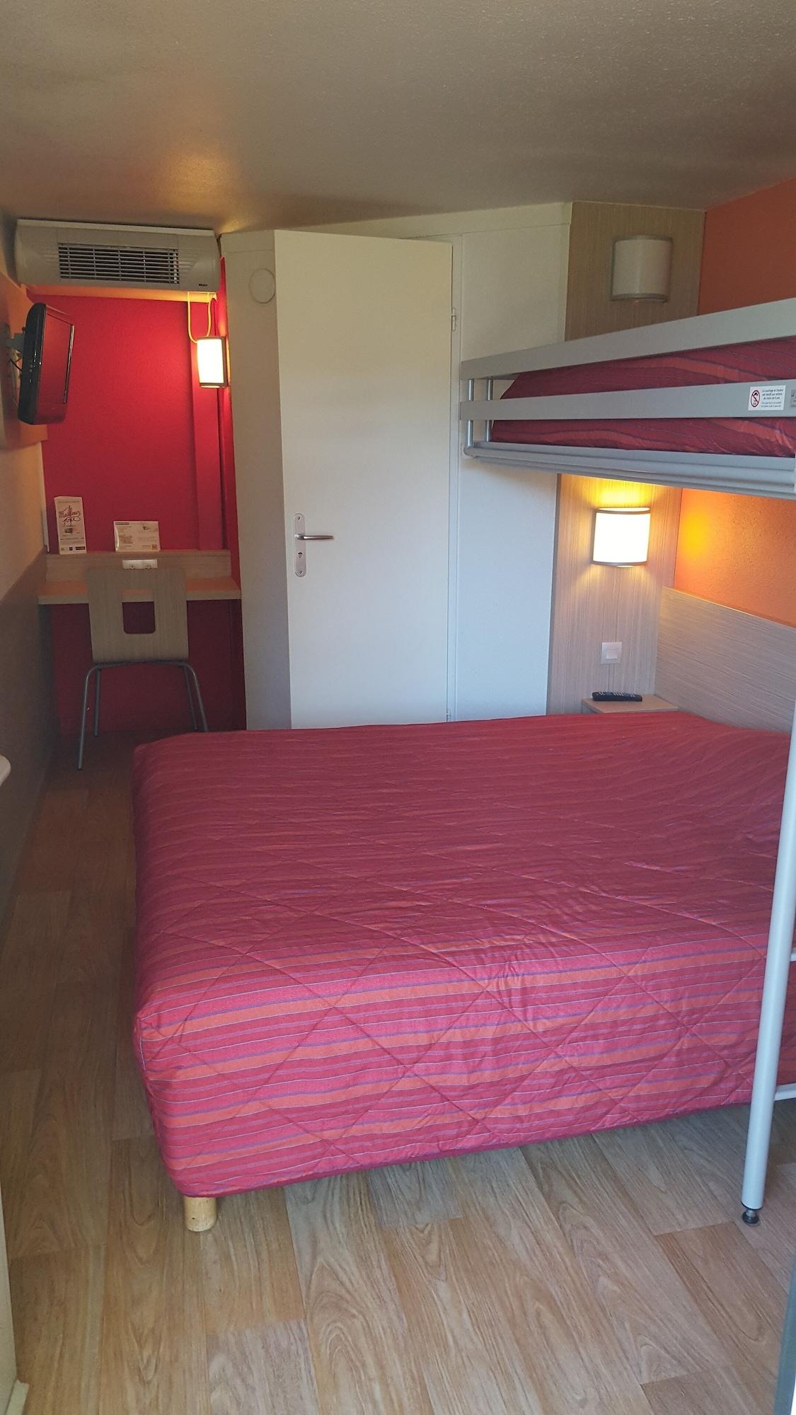 Premiere Classe Lyon Est Aeroport Saint Exupery Eksteriør bilde